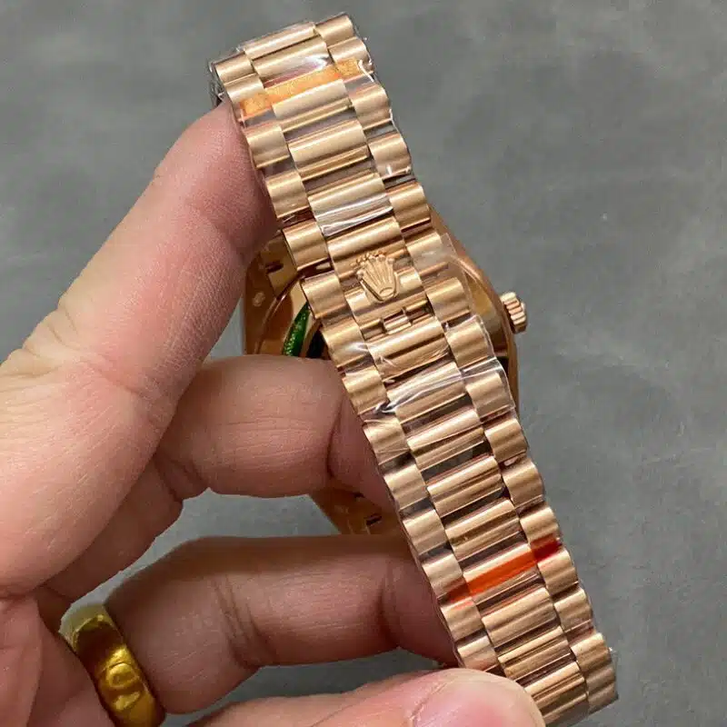 Rolex Day Date in 18 ct Everose Gold M228235 0055 40mm