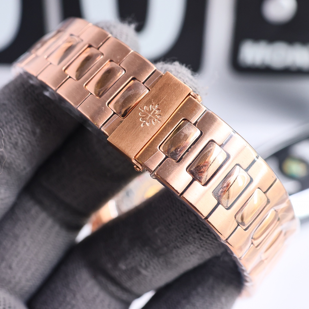 Replica Patek Philippe Nautilus 5723 112R 001 40mm Mens Watch