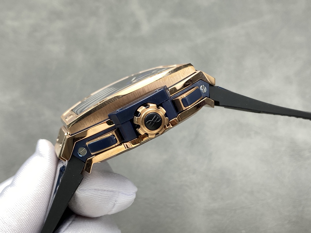 Hublot Spirit of Big Bang Chronograph King Gold Blue Leather Men's Watch 641.OX.7180.LR