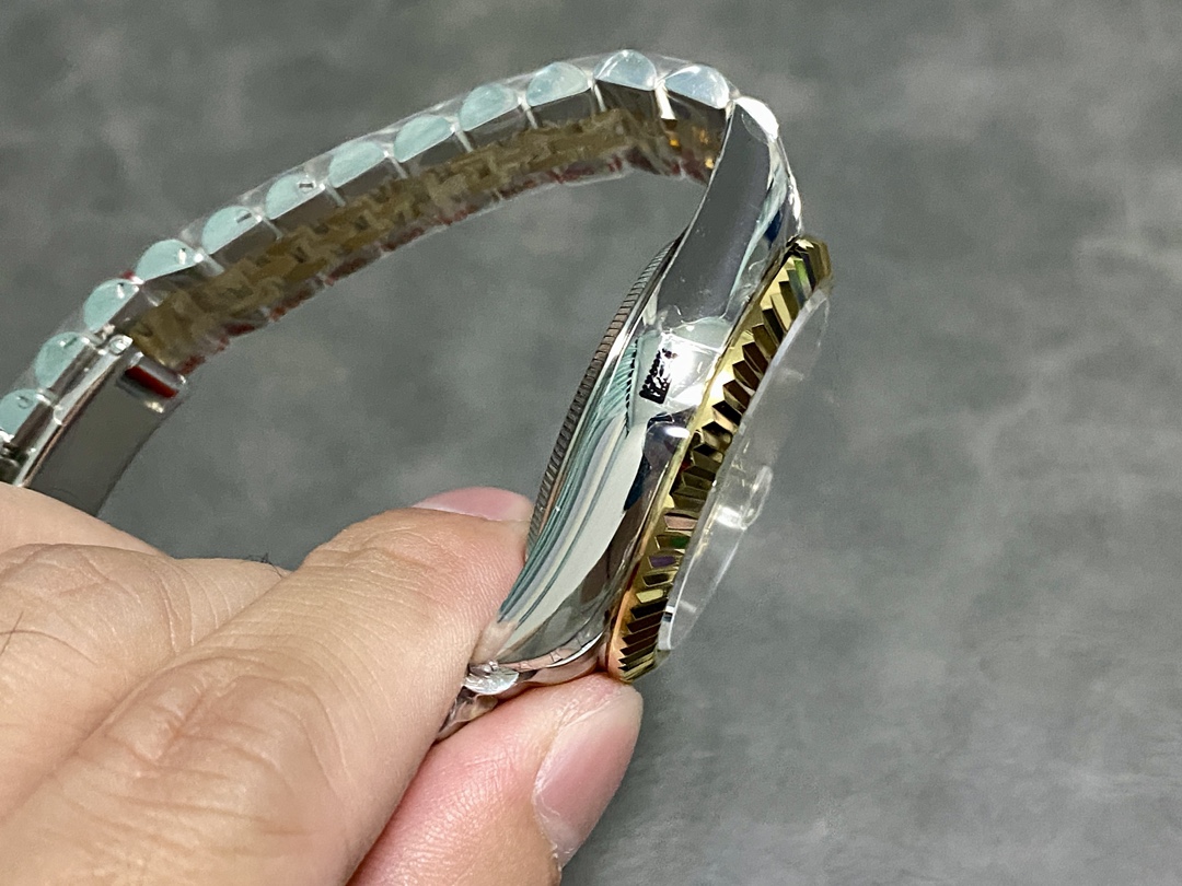 Rolex Sky Dweller 42 White Dial Yellow Gold Stainless Steel Jubilee 336933 0006