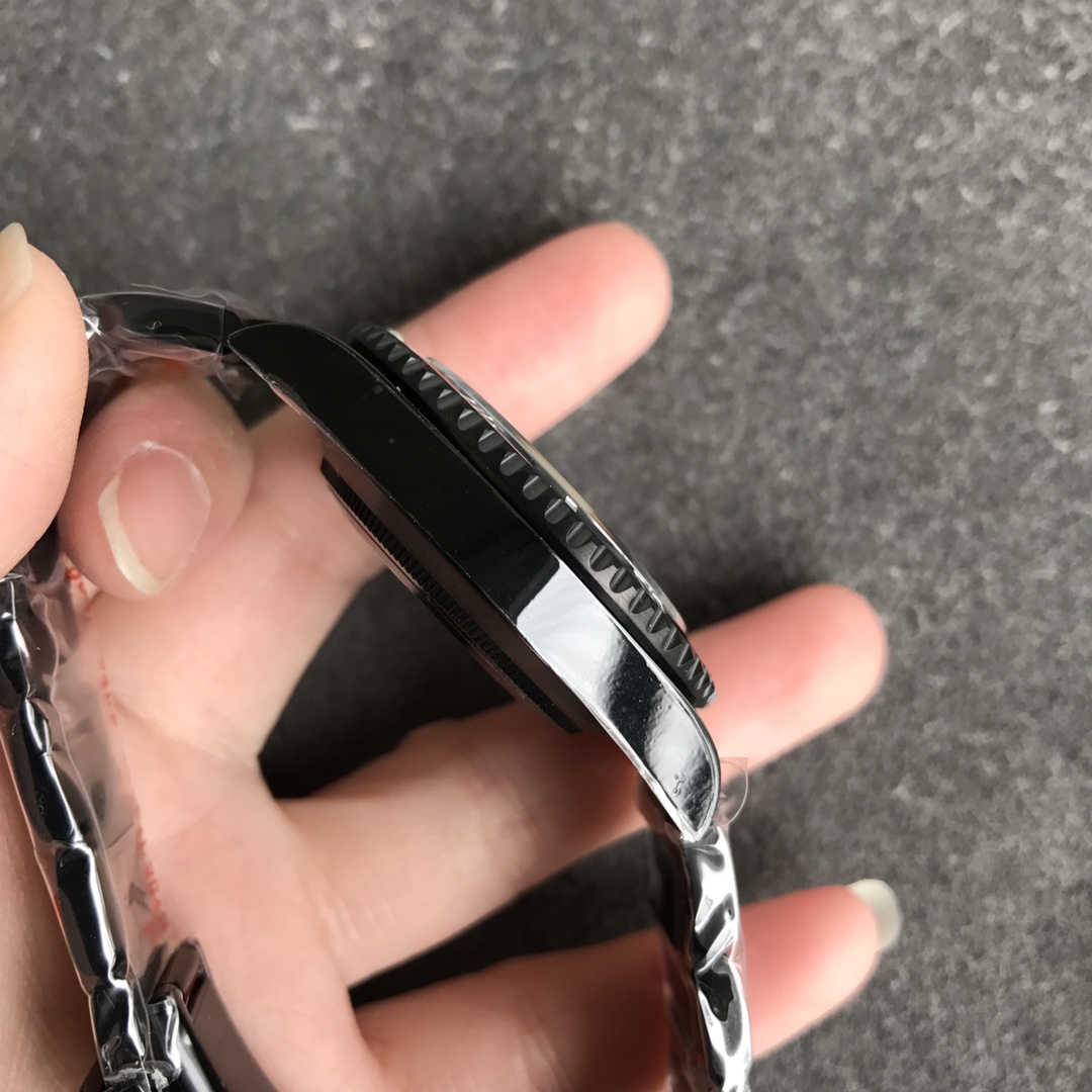 Rolex Submariner Date Black PVD/DLC Coated Stainless Steel 40mm 116610LN