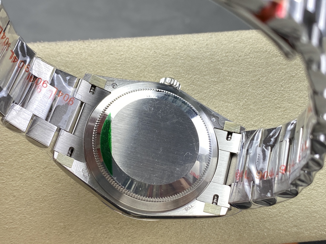 Rolex Day-Date 228236 0012 Fluted Bezel Ice Blue Dial 40MM Mens Replica Watch