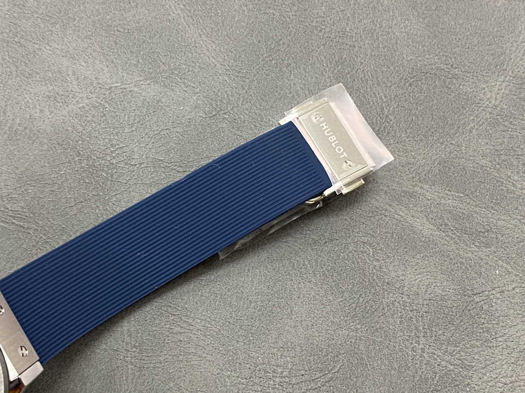 Hublot Classic Fusion 565.NX.1171.RX Lady 38 MM