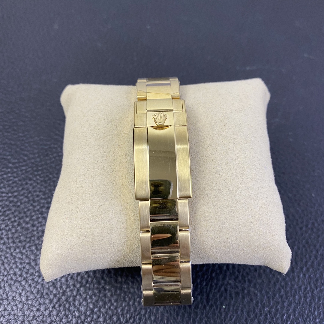 Rolex Yacht Master 168628 White Mother of Pearl Diamond Dial Yellow Gold Case 35mm Women's Watch