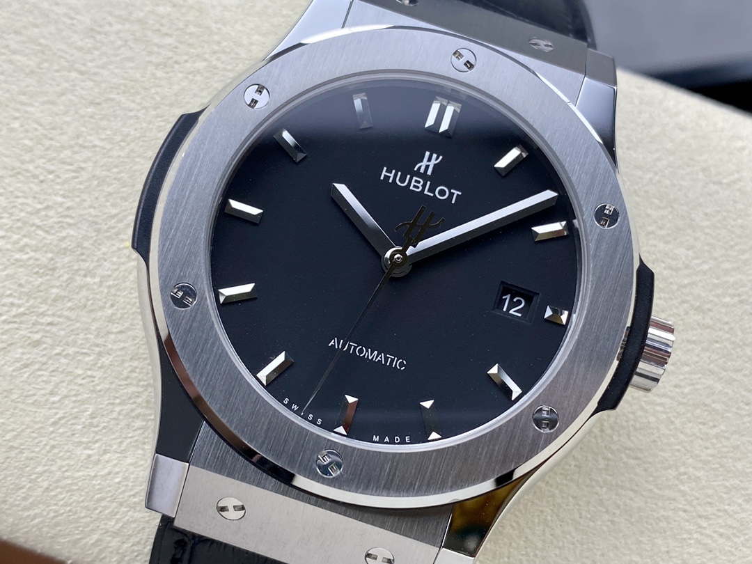 542.NX.1171.LR Hublot Classic Fusion Automatic Black