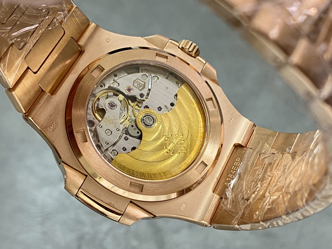 Patek Philippe Nautilus 5711 1R 001 40MM Replica Watch