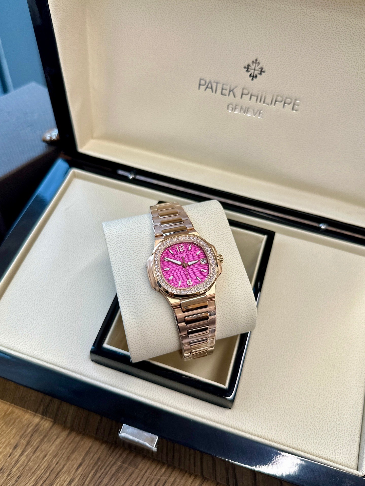 Patek Philippe Nautilus 7010 1R 013 Purple Dial 32mm