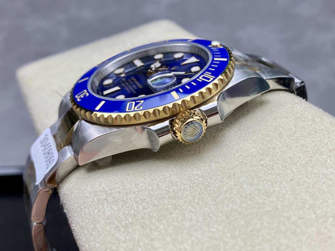 Replica Rolex Submariner Date 116613LB Two Tone Blue Dial 40mm Mens Watch