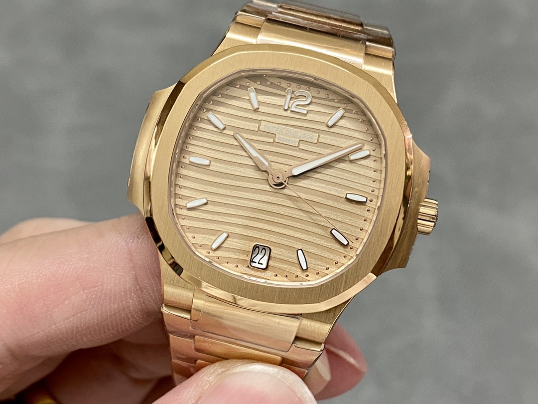 Replica Patek Philippe Nautilus 7118 1R 010 40mm Mens Watch