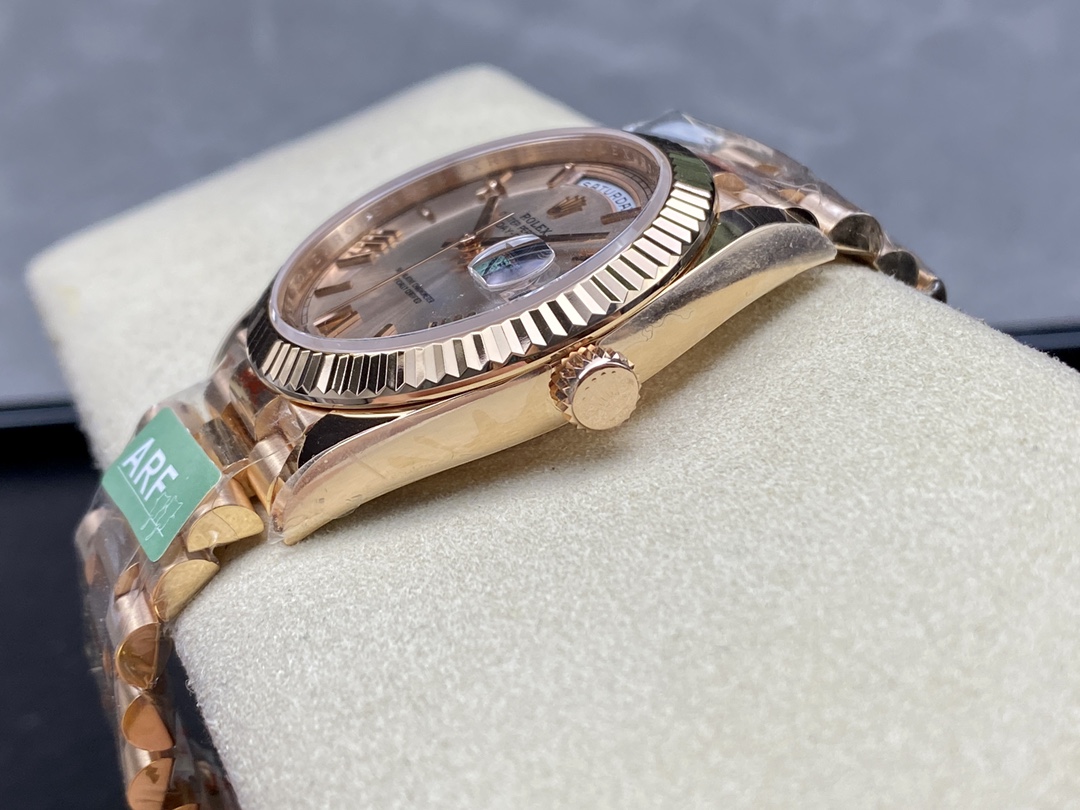 Rolex Day-Date 228235 Sundust Roman Numeral Dial Fluted Bezel 40mm Mens Replica Watch