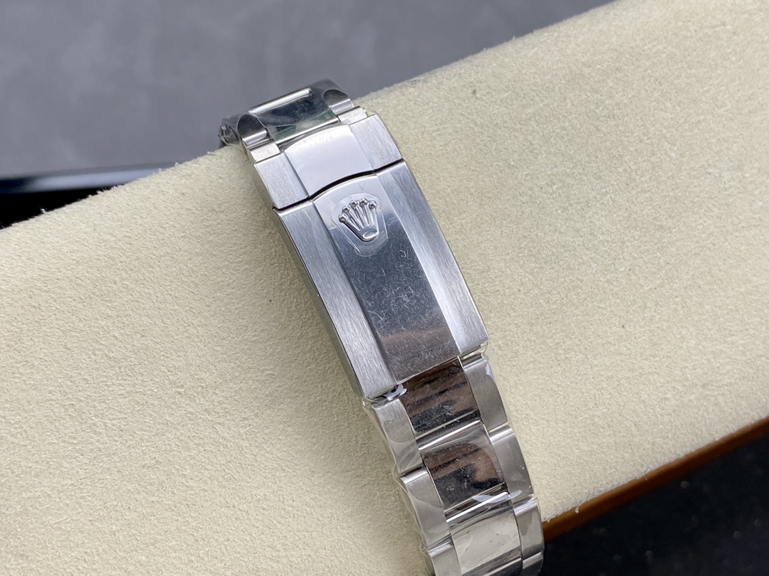 Rolex Datejust 126334 0029 Fluted Bezel Green Motif Dial 41MM Mens Replica Watch