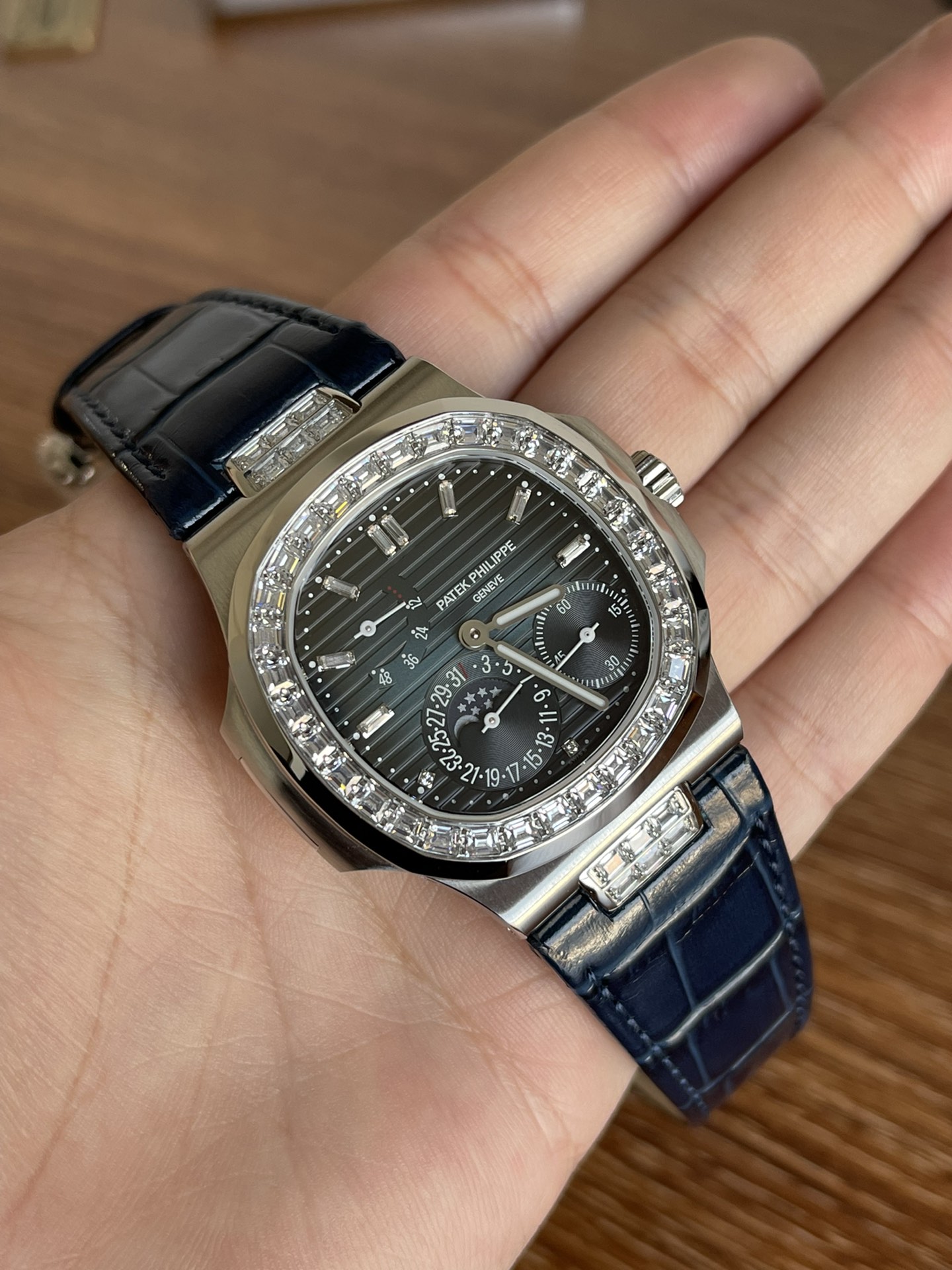 Patek Philippe Nautilus Moon Phases Black 5724G 001 40mm