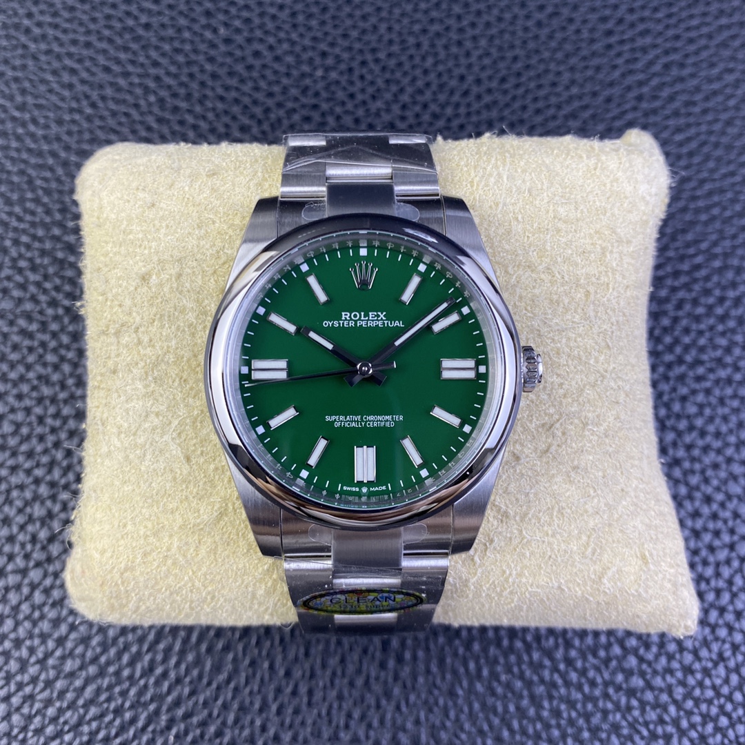 Rolex Oyster Perpetual 41 Green Dial 124300 0005 Men's Watch
