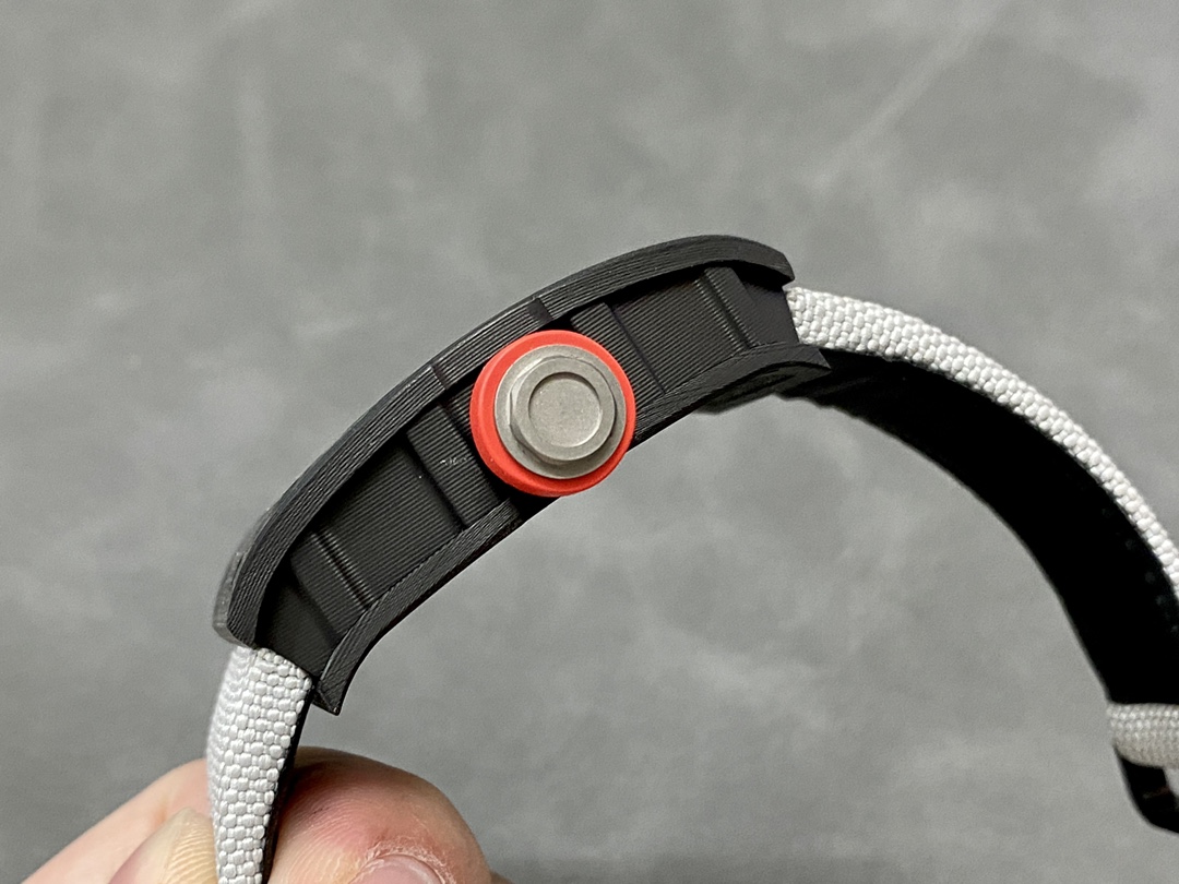Richard Miller RM 055 RMUL2 NTPT Carbon Fiber Black Rubber Strap