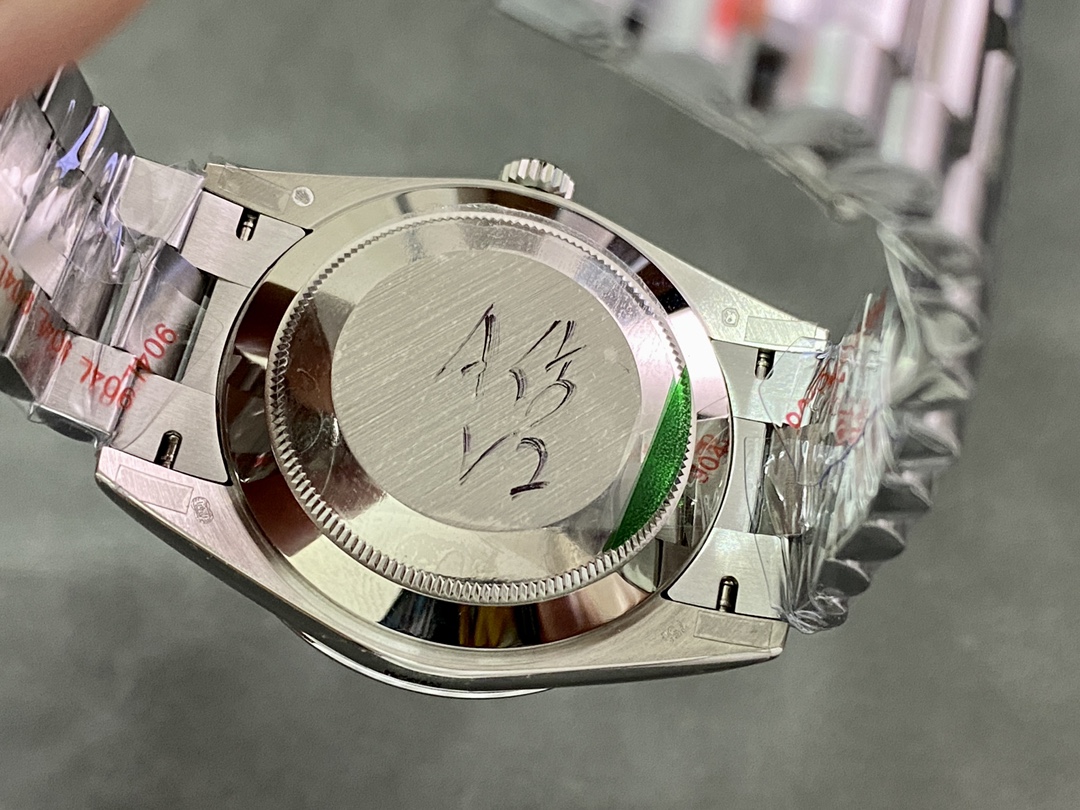 Rolex Day-Date 40mm 228239 0005 Black Diamond Dial Fluted Bezel Mens Replica Watch