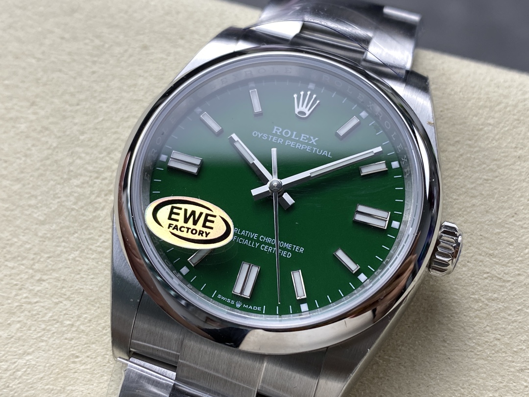 Rolex Oyster Perpetual 36mm 126000 Green Dial