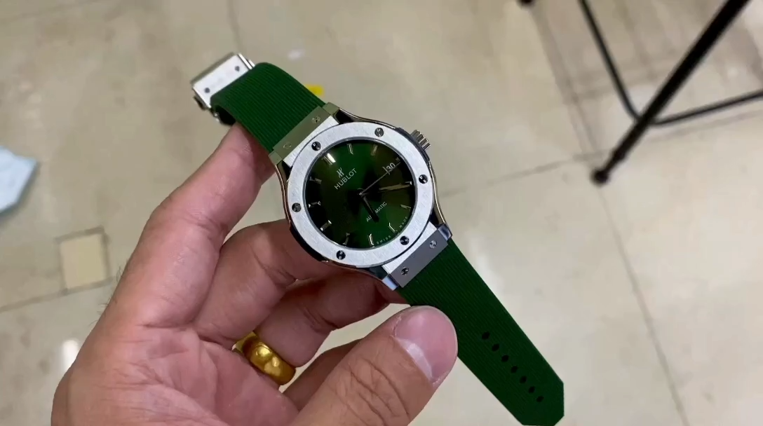 Hublot Classic Fusion 565.NX.1171.RX 38 mm Lady