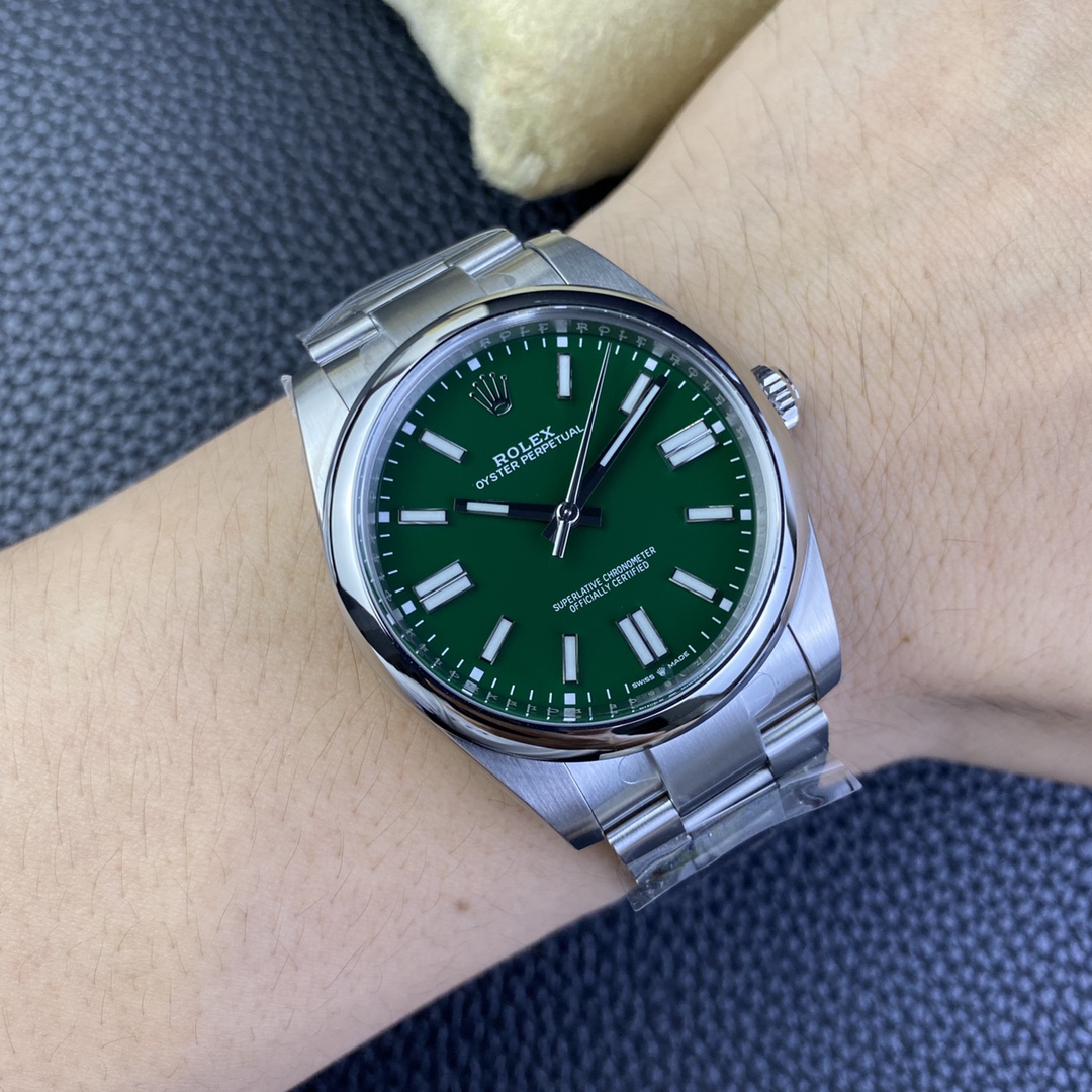 Rolex Oyster Perpetual 41 Green Dial 124300 0005 Men's Watch