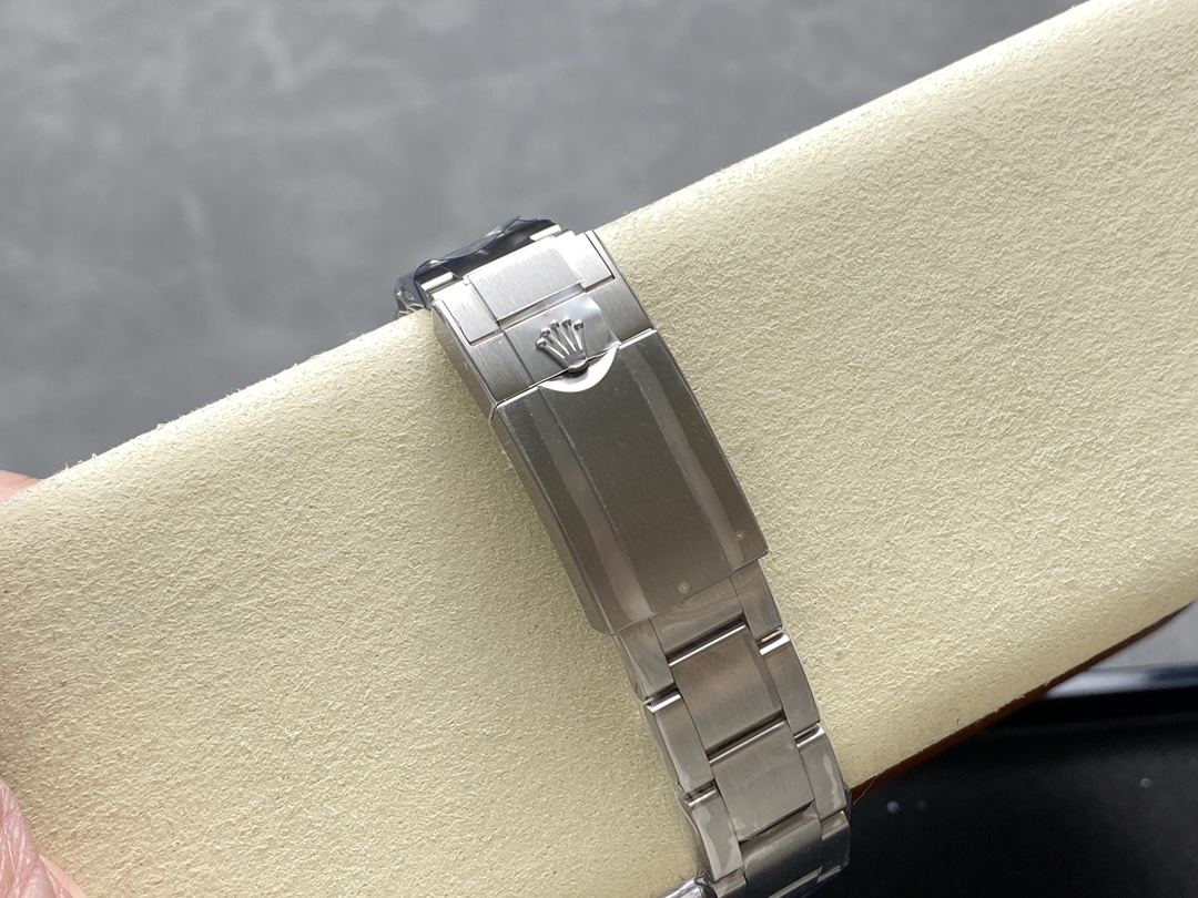 Rolex Yacht Master Black Dial Titanium 226627 0001 42mm Men's Watch