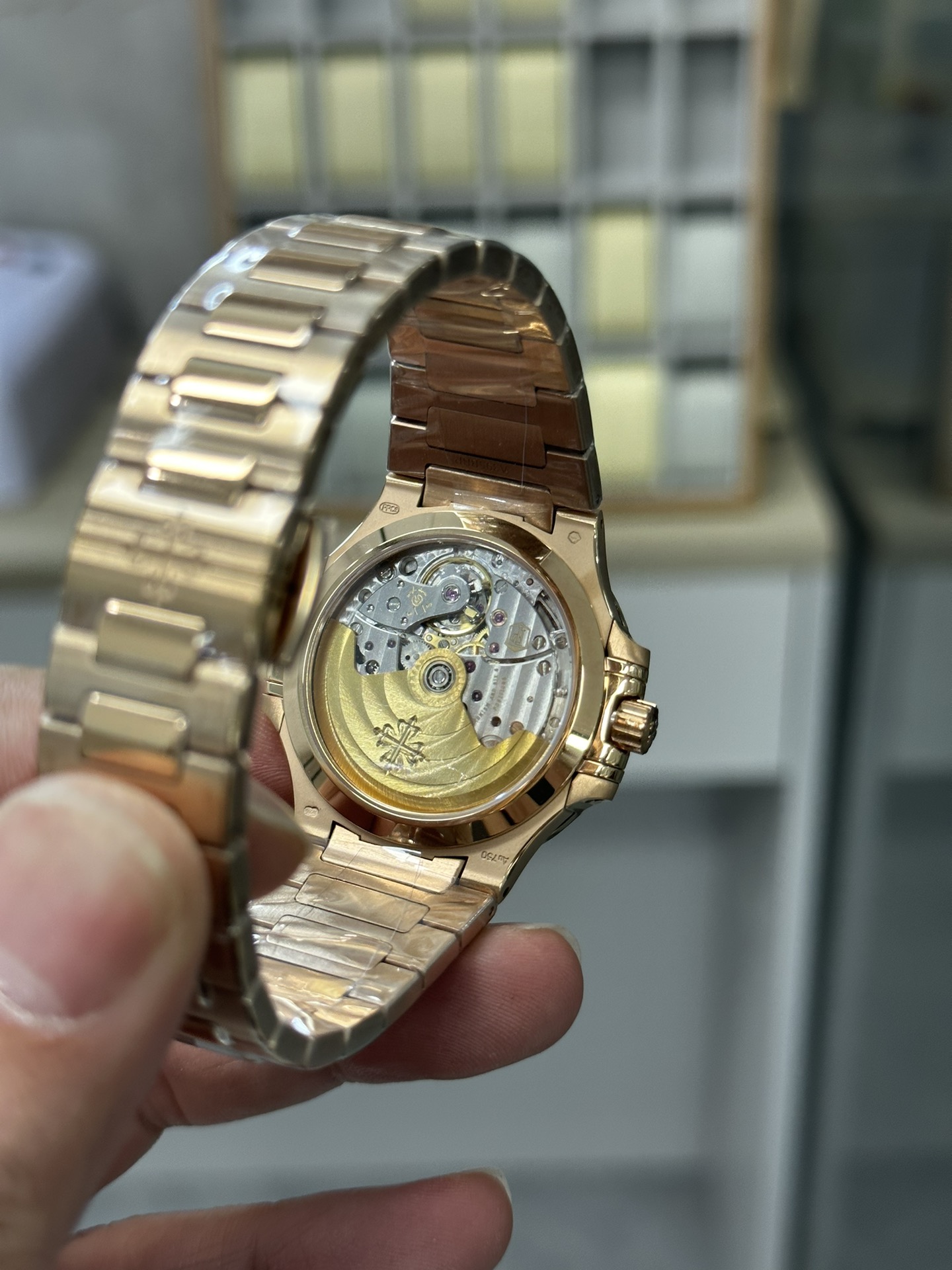 Patek Philippe Ladies Nautilus Golden Dial Rose Gold 7118 1200R 010