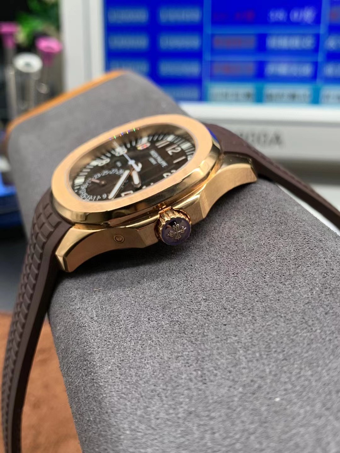 Replica Patek Philippe Aquanaut 5164R 001 Travel Time Rose Gold Mens Watch