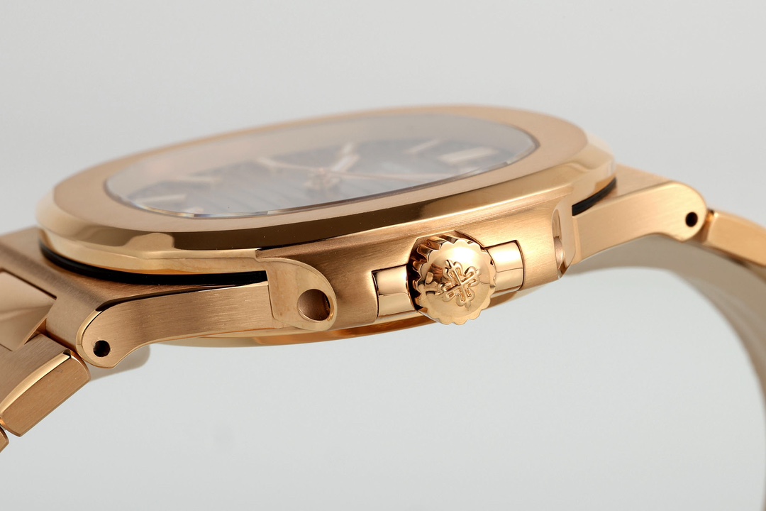 Replica Patek Philippe Nautilus 5711R 001 40MM Mens Watch