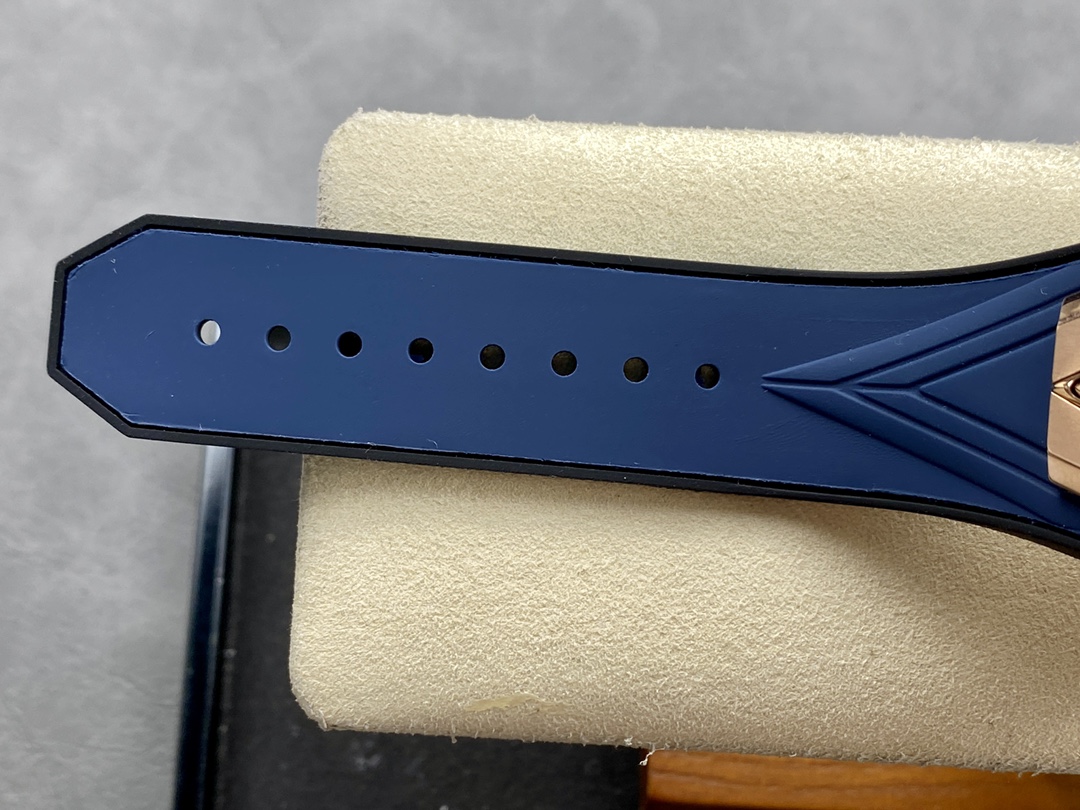 Hublot Big Bang Sang Bleu II King 418.OX.5108.RX.MXM20