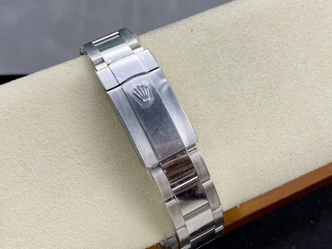 Rolex Datejust 126334 Fluted Bezel White MOP Dial 41MM Mens Replica Watch