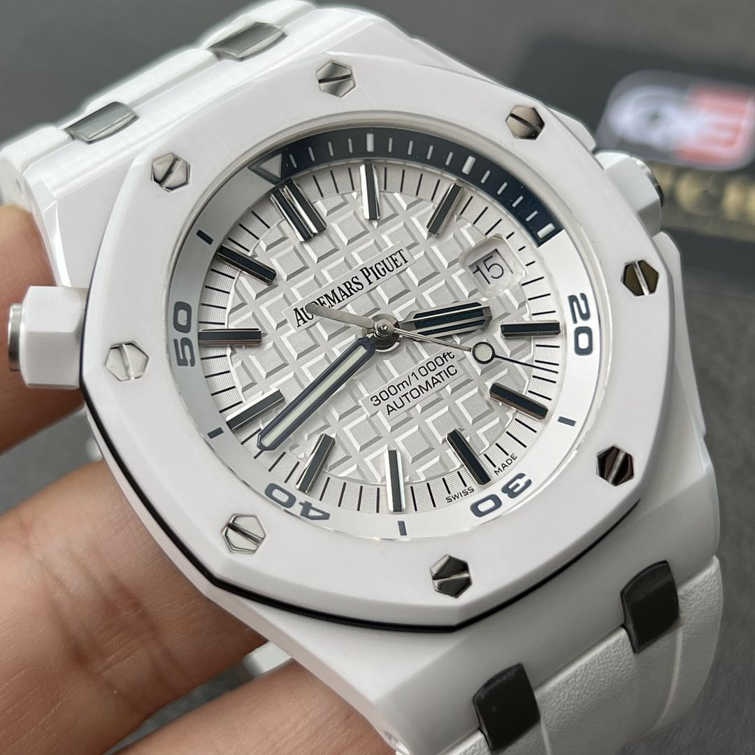 AUdemars Piguet Royal Oak Offshore Diver 15707 White Ceramic on White Rubber Strap 42mm Super Clone