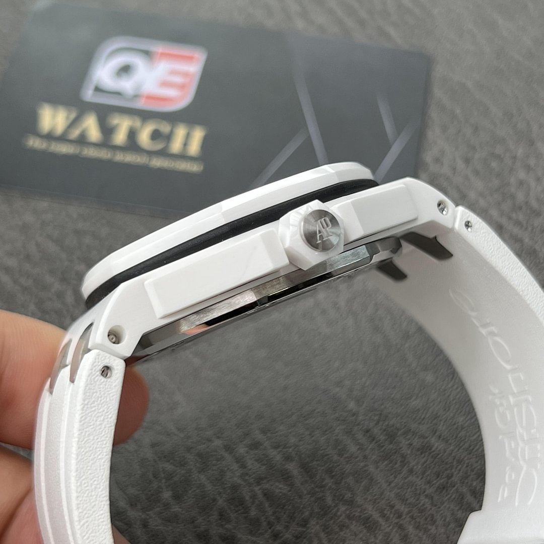 AUdemars Piguet Royal Oak Offshore Diver 15707 White Ceramic on White Rubber Strap 42mm Super Clone