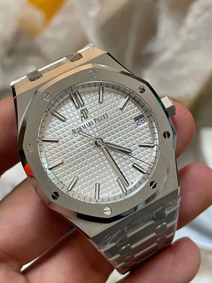 Audemars Piguet Royal Oak 15500St.Oo.1220St.04 White Index Self- Winding 41Mm
