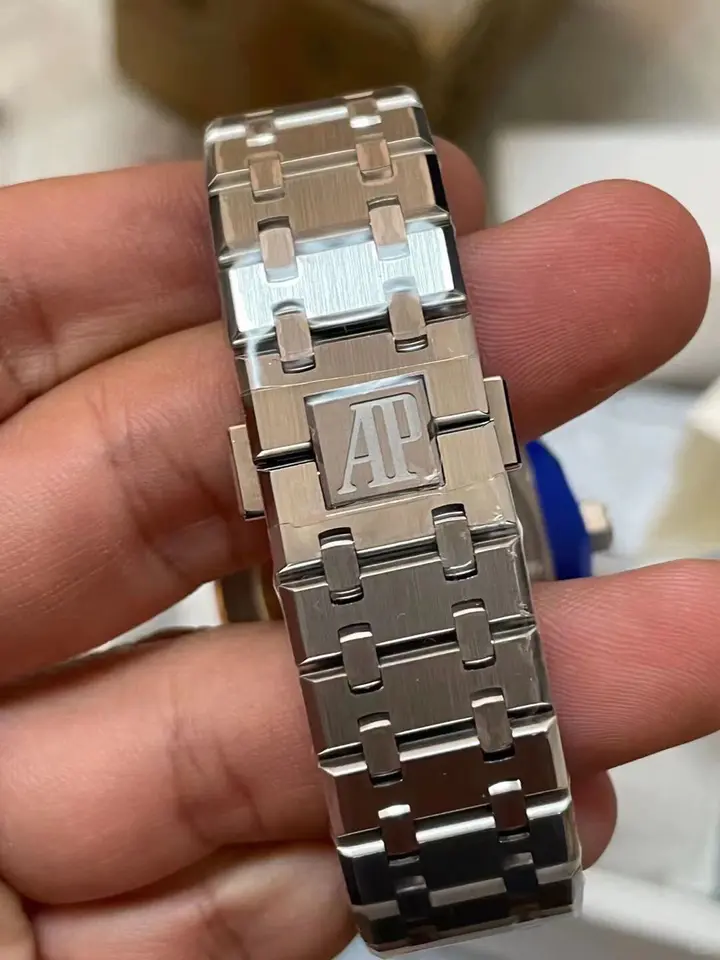 Audemars Piguet Royal Oak 15500St.Oo.1220St.04 White Index Self- Winding 41Mm