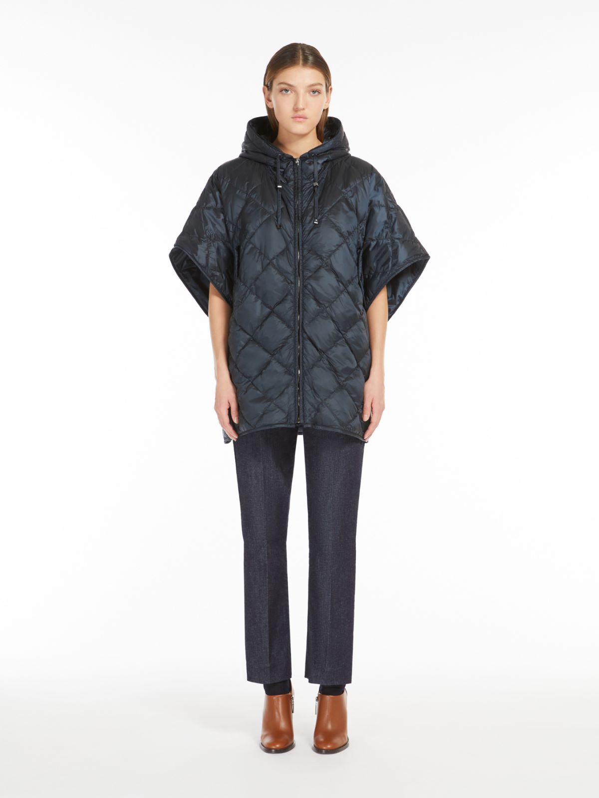 Cape with hood in water-repellent canvas