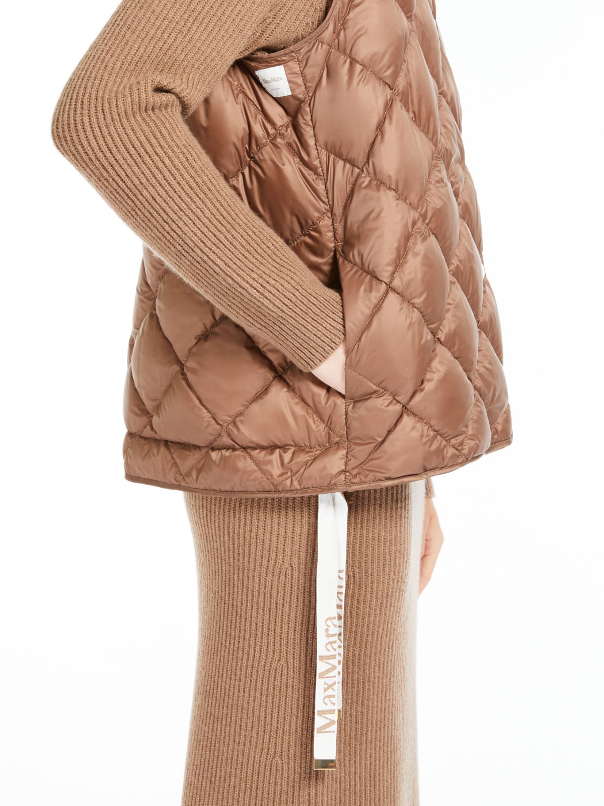 Gilet in quilted water-repellent canvas