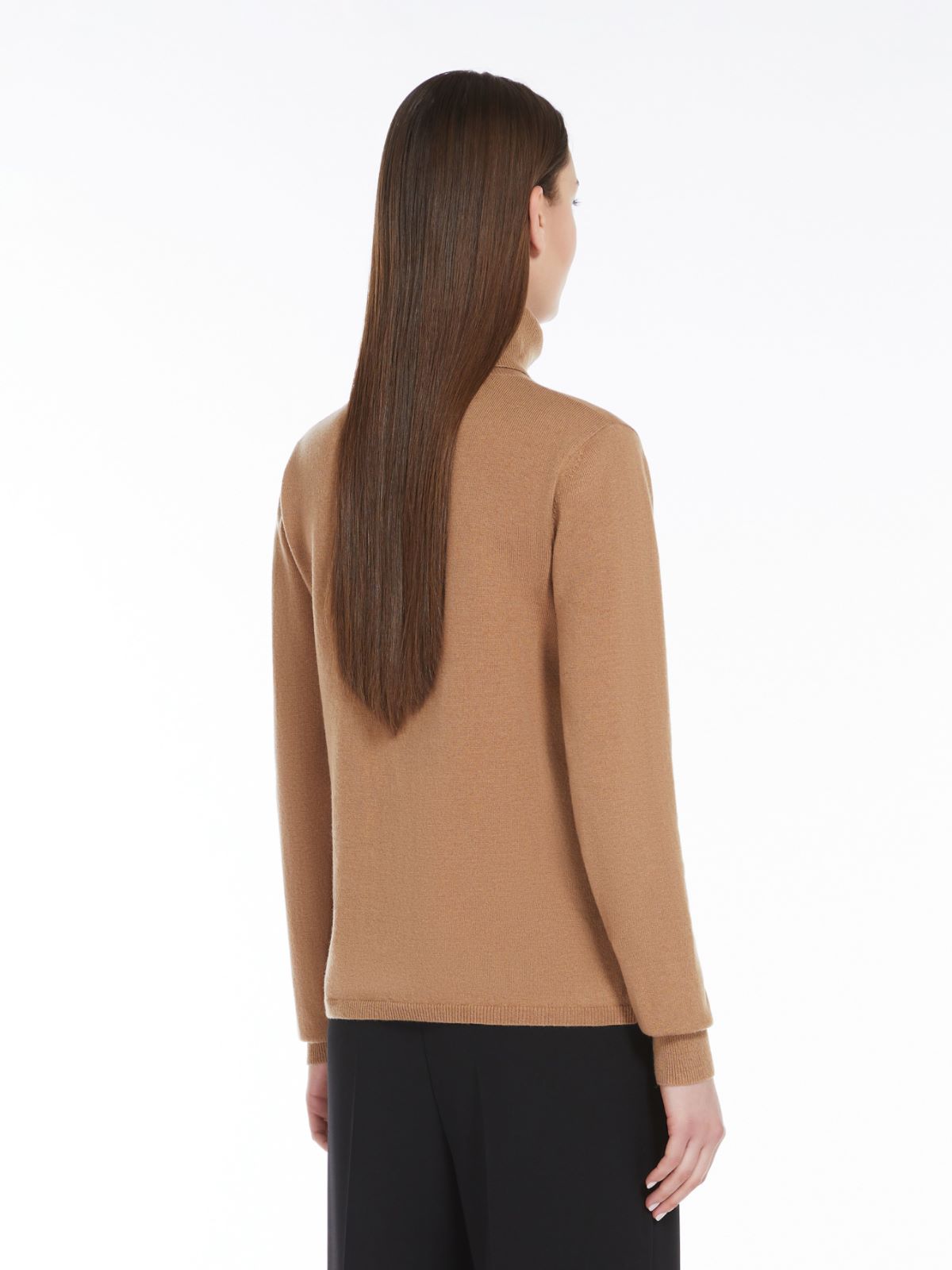 Cashmere polo-neck jumper