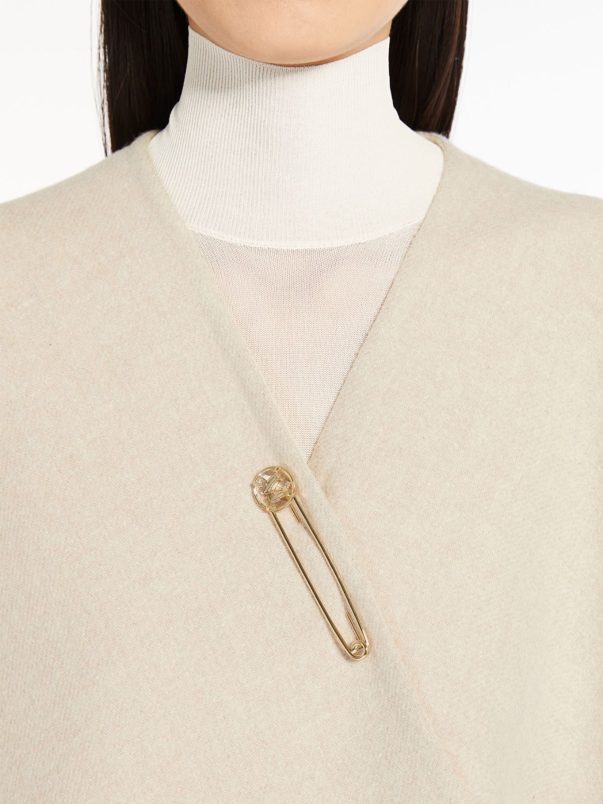 Reversible alpaca cape