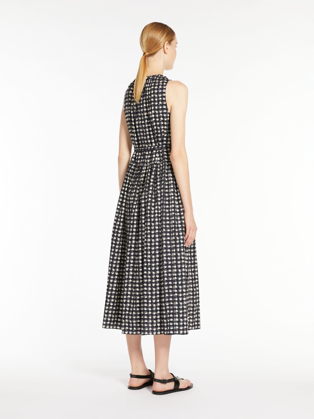 Dress in printed poplin