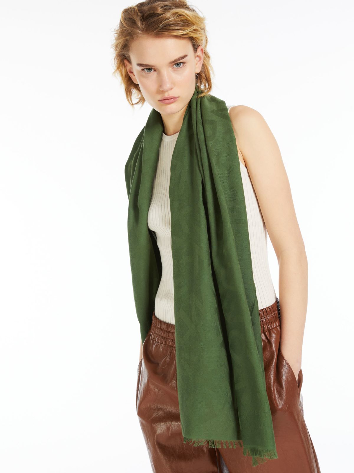 Jacquard cotton stole