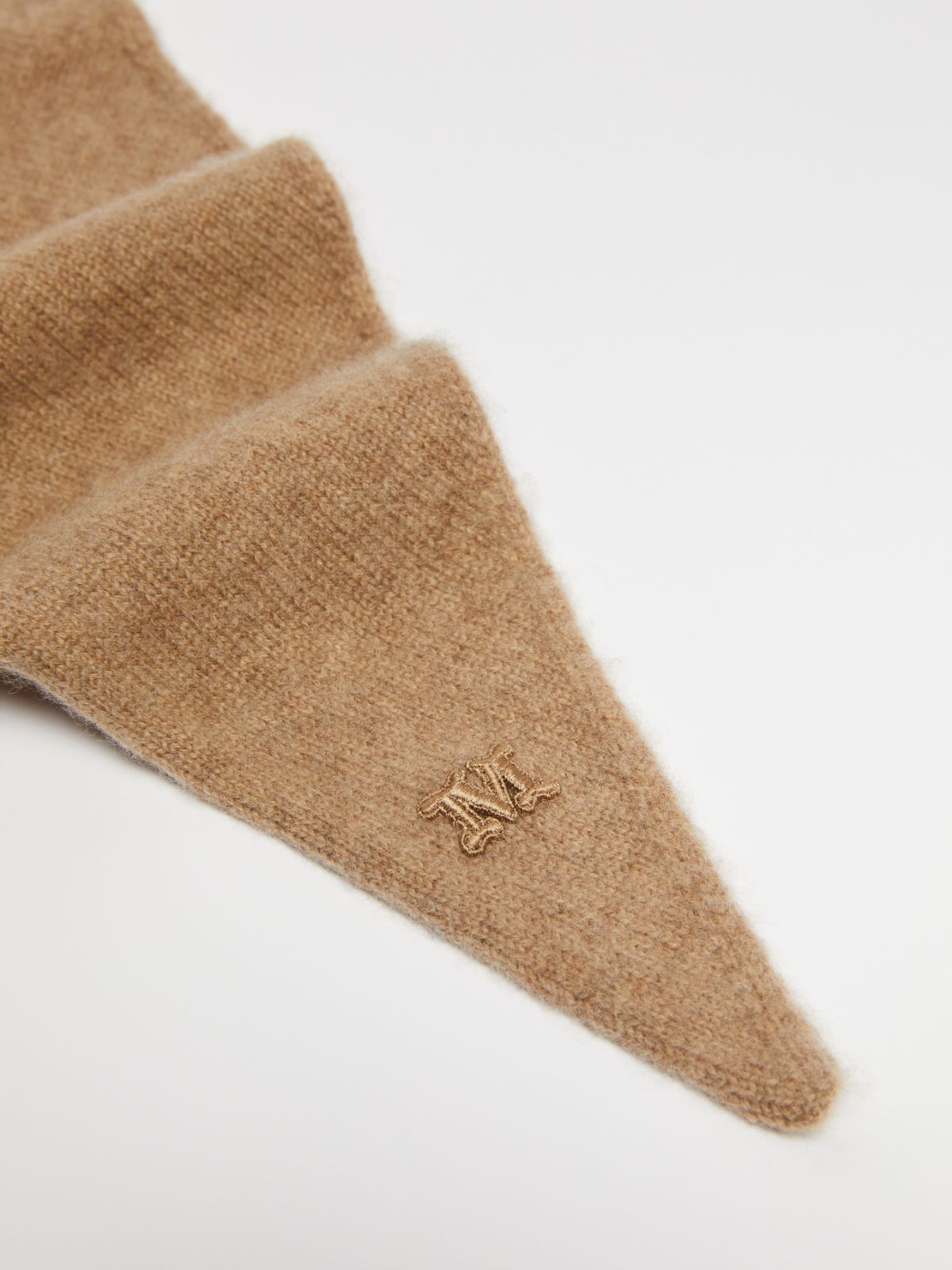 Triangular wool and cashmere scarf