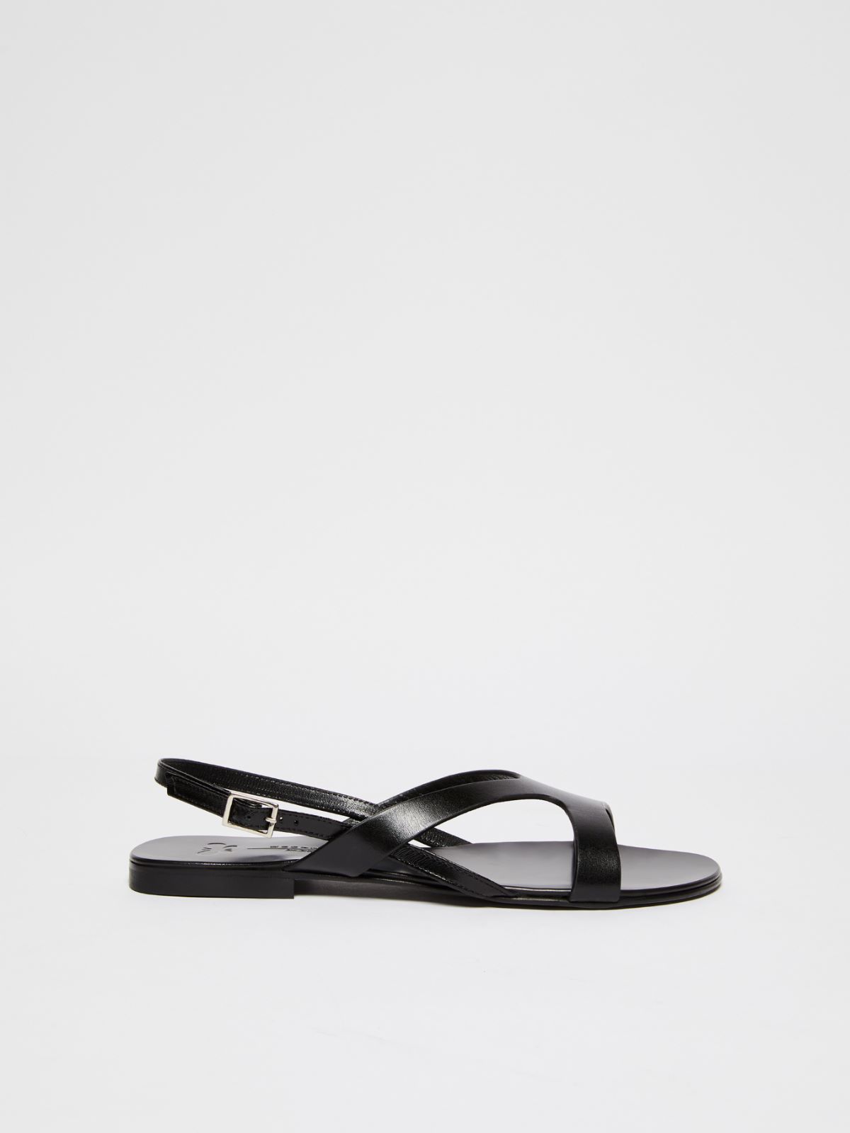 Flat leather sandals