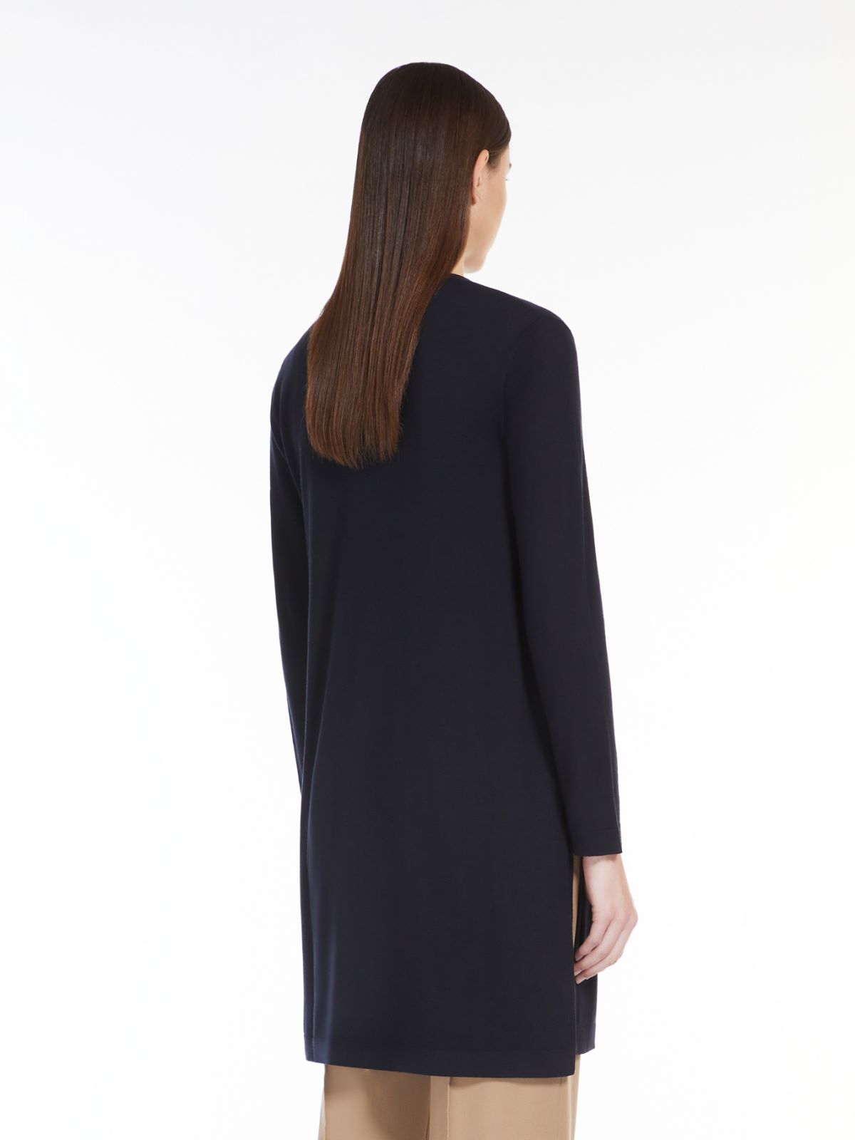 Long wool yarn cardigan