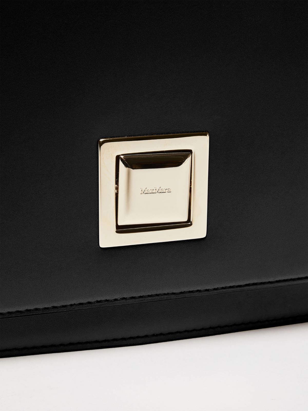 Medium leather MM Bag