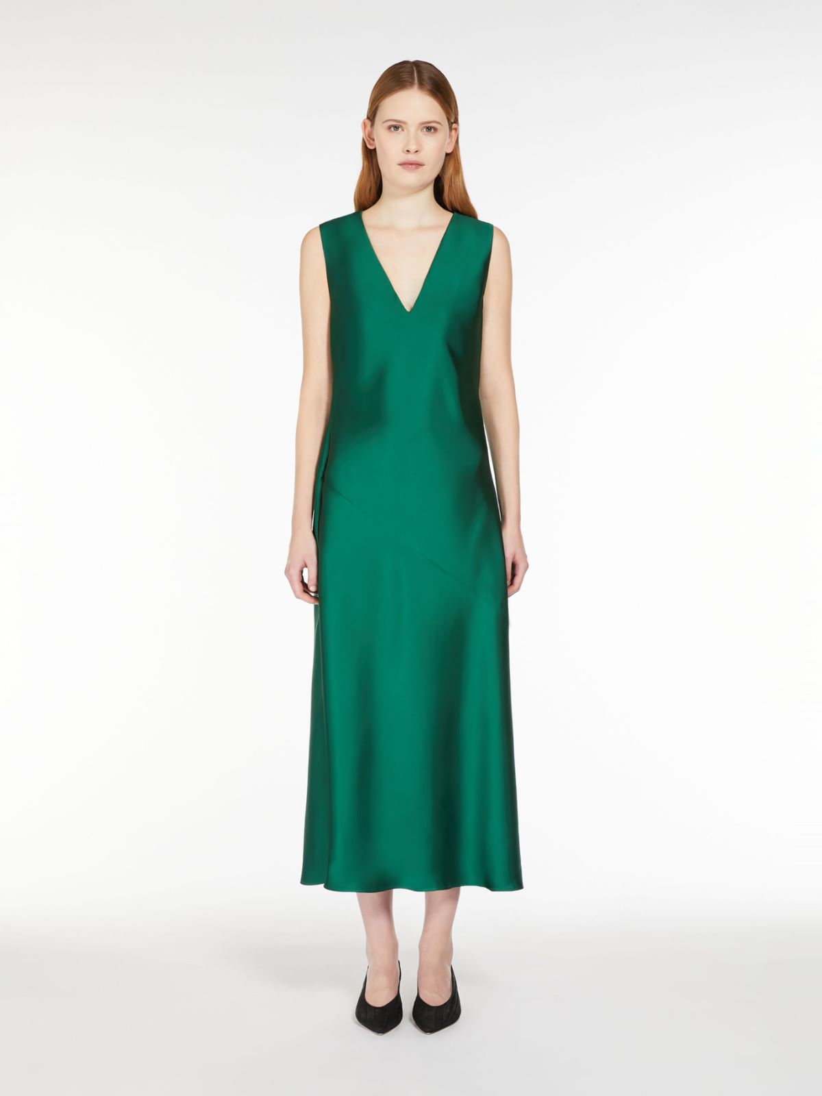 Slim-fit satin dress