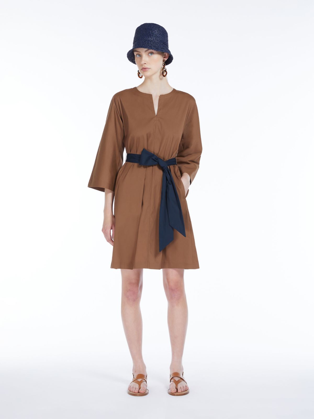 Short dress in a cotton blend