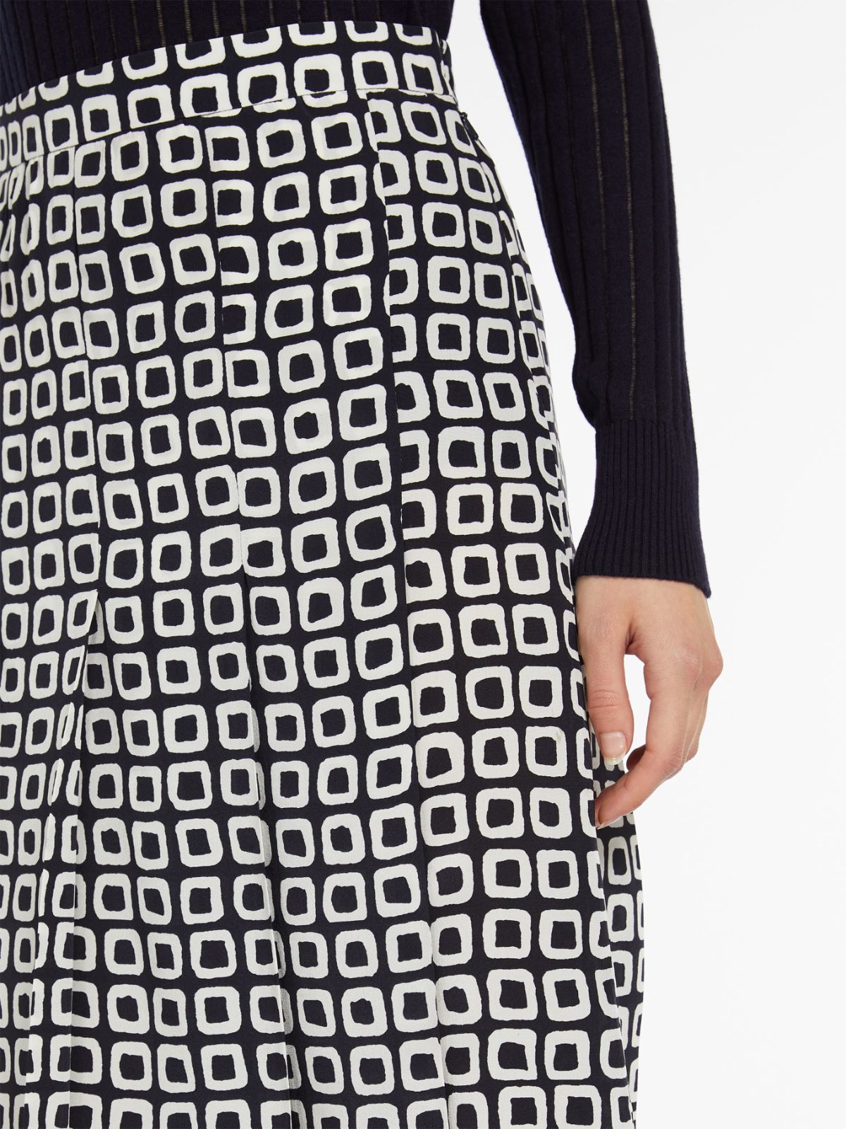 Pleated printed silk skirt