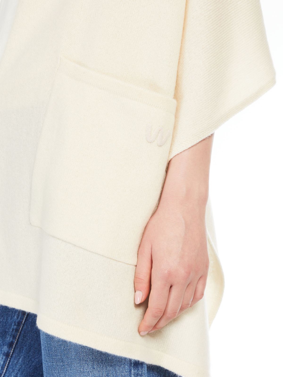 Hooded cashmere shawl