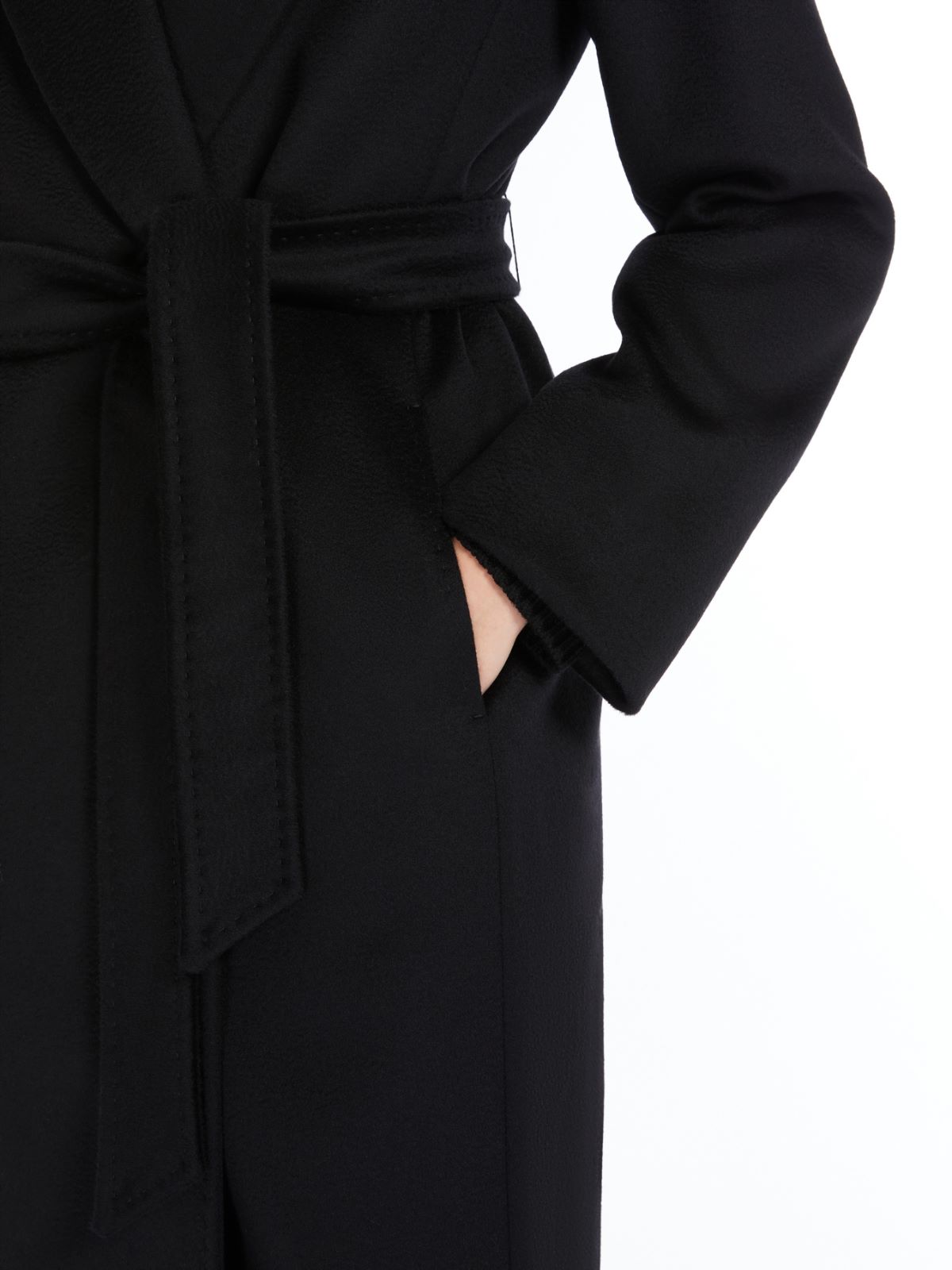 Coat in wool drap