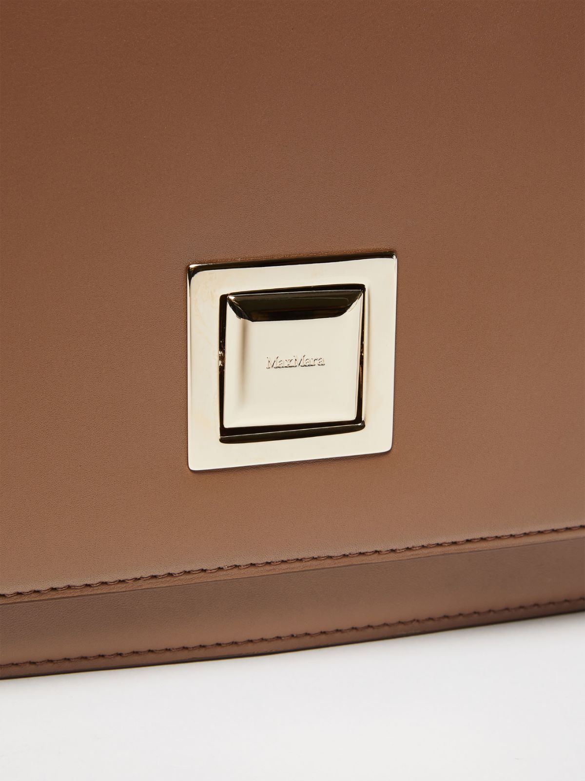 Medium leather MM Bag