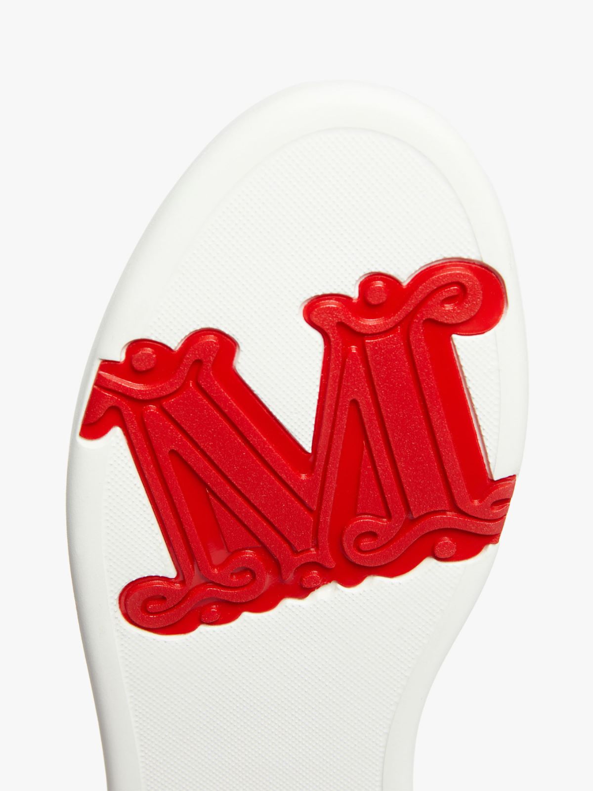 Leather sneakers with embroidery