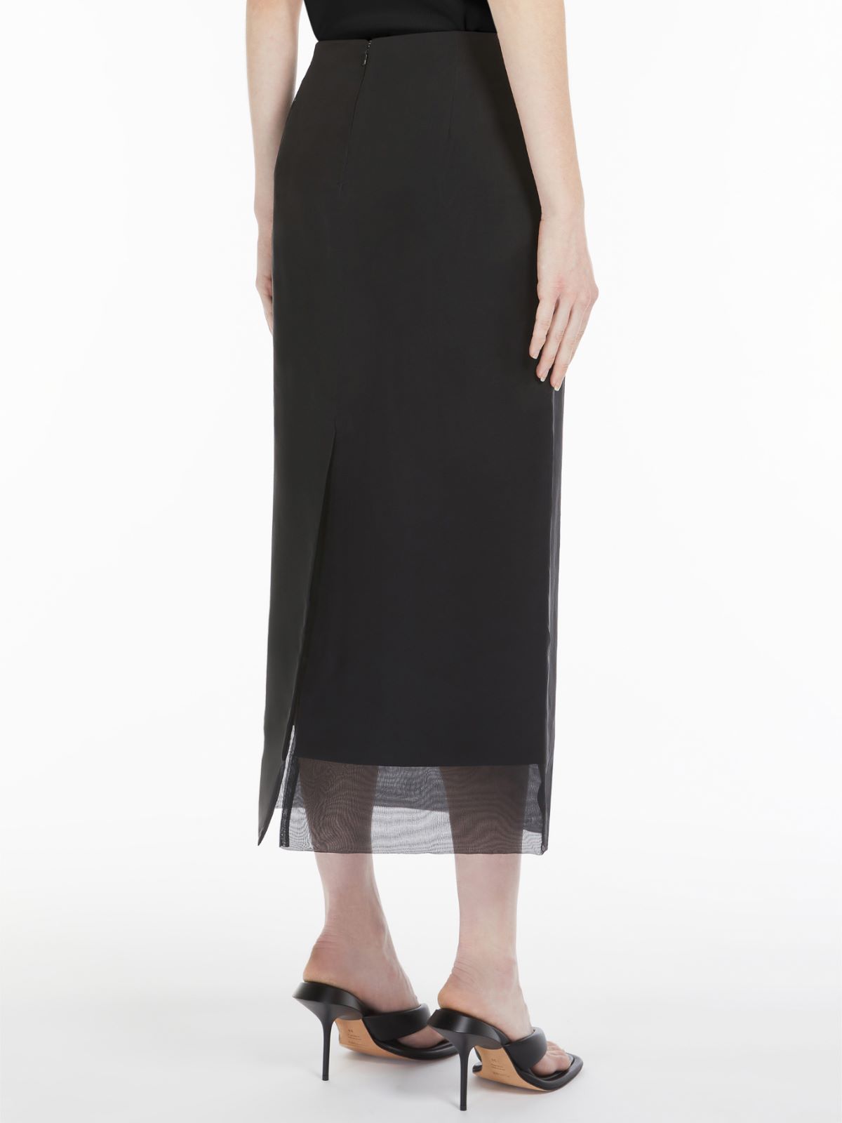 Double-layered skirt